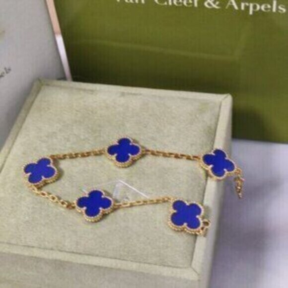 Stunning Lapis Motif Bracelet in 18k Gold by Van Cleef & Arpels - Picture 4 of 5